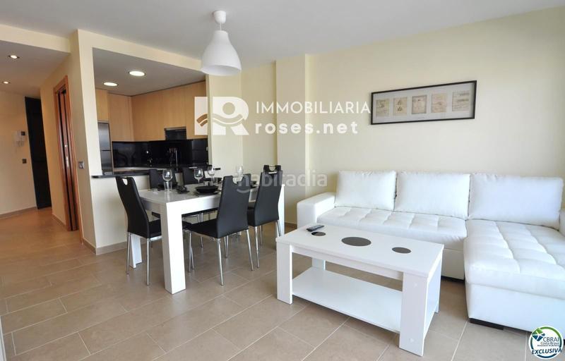 Foto 0c42f35e-6c47-47cf-8c08-49c48ba4d43e. Piso encantador apartamento con licencia turística y vistas al canal en Roses