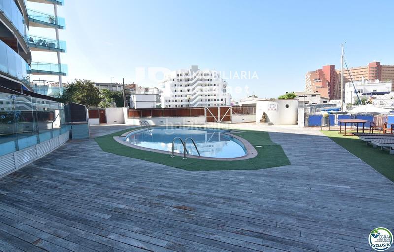 Foto 29e1fc10-6609-4a75-97bb-1513a9d0af82. Piso encantador apartamento con licencia turística y vistas al canal en Roses