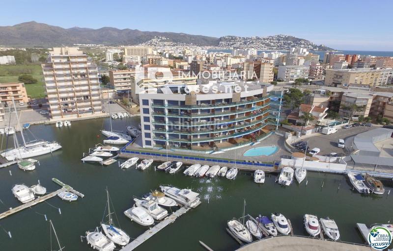 Foto b12df28d-27b6-4ec3-a242-cab13d2d4f0d. Piso encantador apartamento con licencia turística y vistas al canal en Roses