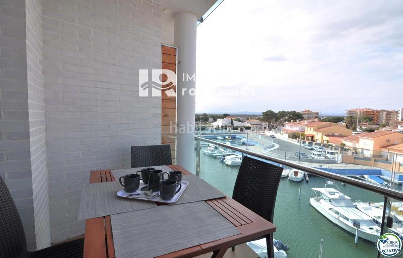Foto cf593329-d75e-4c04-8a93-69d648f939c9. Piso encantador apartamento con licencia turística y vistas al canal en Roses