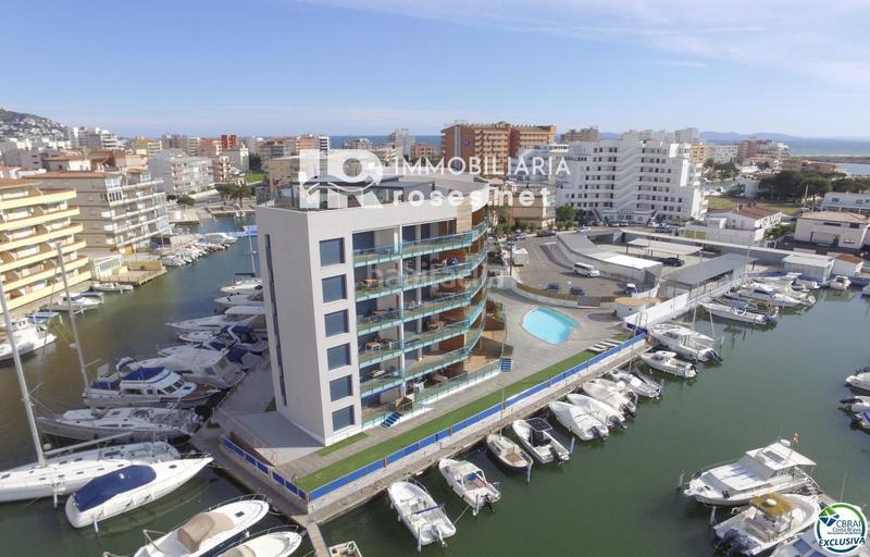 Foto de79e1ab-8f20-4345-9683-d1af7e6aa96c. Piso encantador apartamento con licencia turística y vistas al canal en Roses