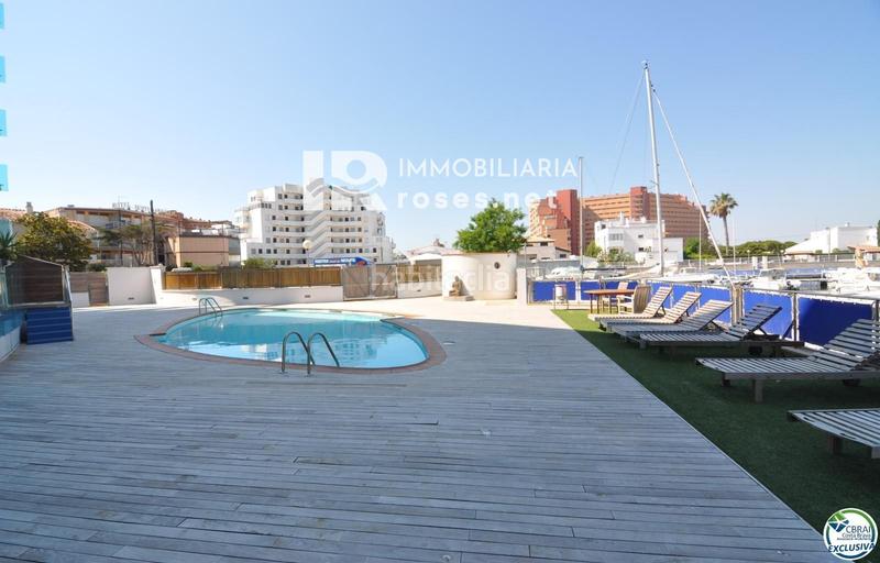 Foto eab0ca6b-11ea-445a-94fe-50ed493c1faa. Piso encantador apartamento con licencia turística y vistas al canal en Roses