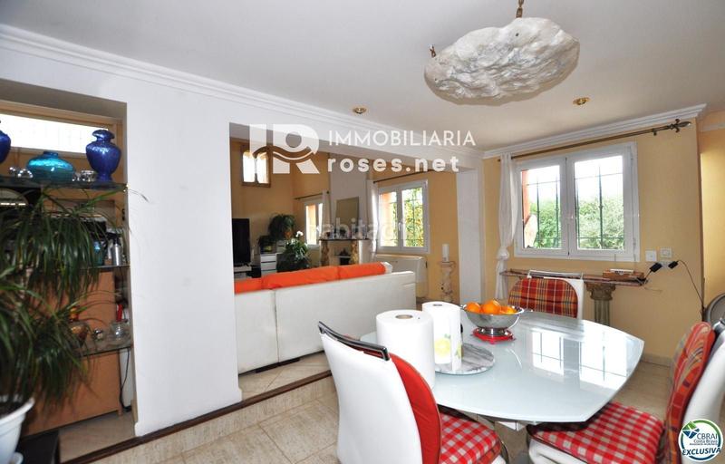 Foto 1896bd17-52cf-4e7a-aaa0-7aa1821dc02a. Haus mit parking in Nord Roses