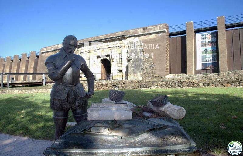 Foto 1d7fa6d5-e317-40a9-89c1-49e3b7f7cc57. Haus mit parking in Nord Roses