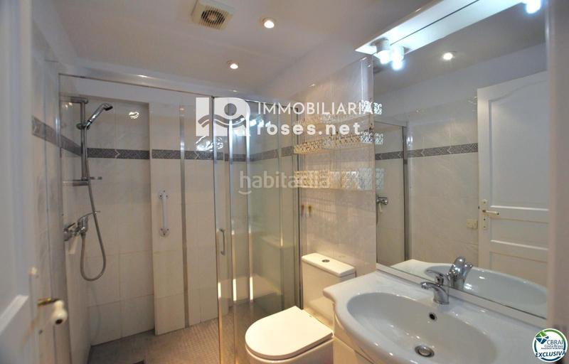 Foto 2a6839b8-3e11-47a6-be30-ebfc02dfd486. Haus mit parking in Nord Roses