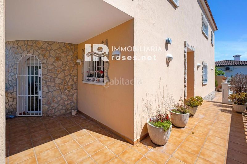 Foto d829952d-0cfa-49f6-b1a8-03e728a6457e. Casa amb calefacció aparcament piscina a Puigmal - Mas Nou Empuriabrava