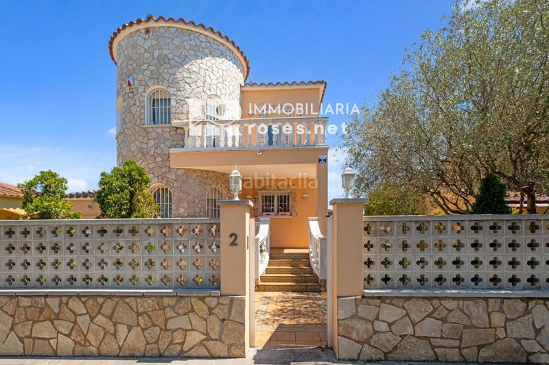 Foto f04ce886-e901-456c-8523-e179540aa390. Casa amb calefacció aparcament piscina a Puigmal - Mas Nou Empuriabrava