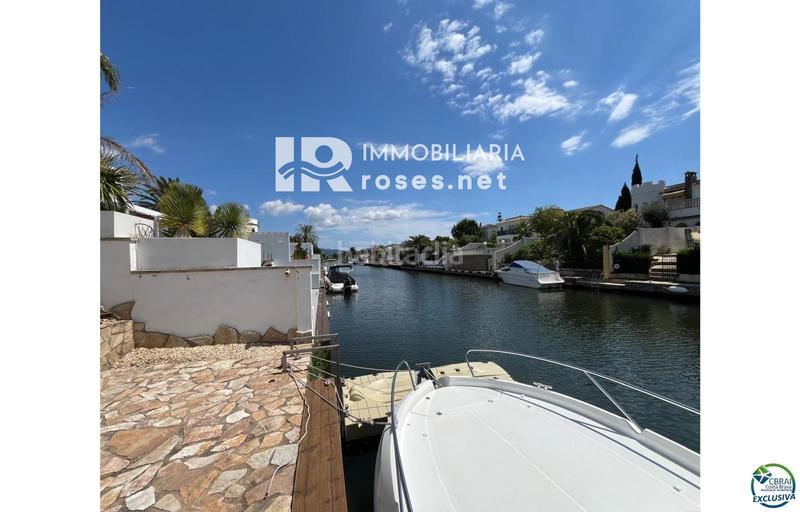 Foto 2195c45a-4c18-4da8-8fe1-8ef4a6c79085. Casa en venta casa al canal orientación sudeste , terreno de 542m2 y amarre de 12m en Empuriabrava