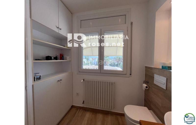 Foto 7428f19c-f06e-40ec-a66d-602c6282be3a. Casa en venta casa al canal orientación sudeste , terreno de 542m2 y amarre de 12m en Empuriabrava