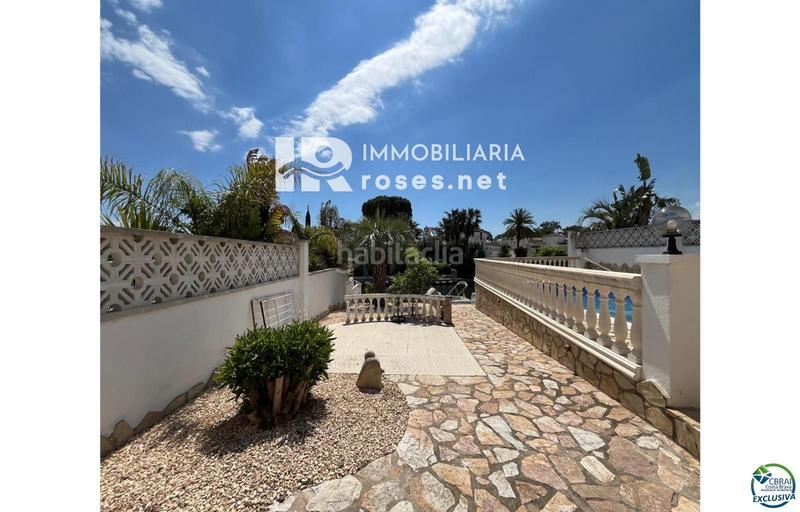 Foto a9a4444b-2962-41ce-8b11-cdfca6626ed2. Casa en venta casa al canal orientación sudeste , terreno de 542m2 y amarre de 12m en Empuriabrava