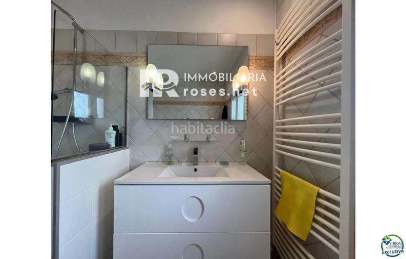 Foto caf69425-cdb6-46a8-8318-b04fac4bf838. Casa en venta casa al canal orientación sudeste , terreno de 542m2 y amarre de 12m en Empuriabrava
