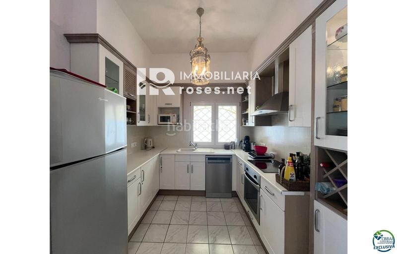 Foto d8209606-3ba9-4bbc-8e92-756d783f74bf. Casa en venta casa al canal orientación sudeste , terreno de 542m2 y amarre de 12m en Empuriabrava