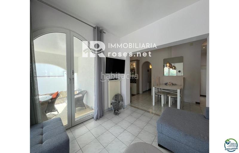 Foto fc658ba7-ee70-48a9-ac76-1a0d3f2d7759. Casa en venta casa al canal orientación sudeste , terreno de 542m2 y amarre de 12m en Empuriabrava