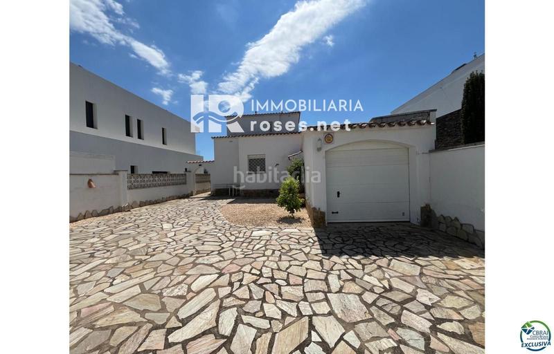 Foto ffeb6a18-81fd-4104-9bdb-b3f93baf1908. Casa en venta casa al canal orientación sudeste , terreno de 542m2 y amarre de 12m en Empuriabrava