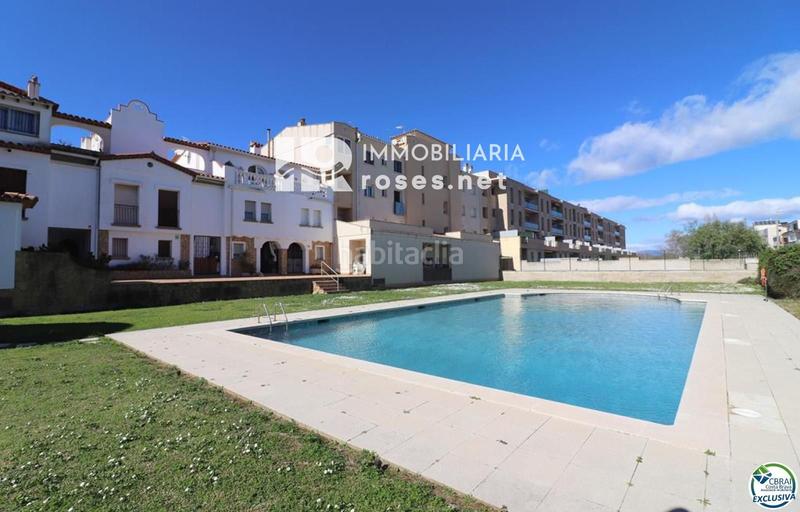 Foto 3f076e61-c440-47bb-9121-3f19526f7f4f. Piso acogedor apartamento con vistas despejadas en una zona tranquila en Empuriabrava
