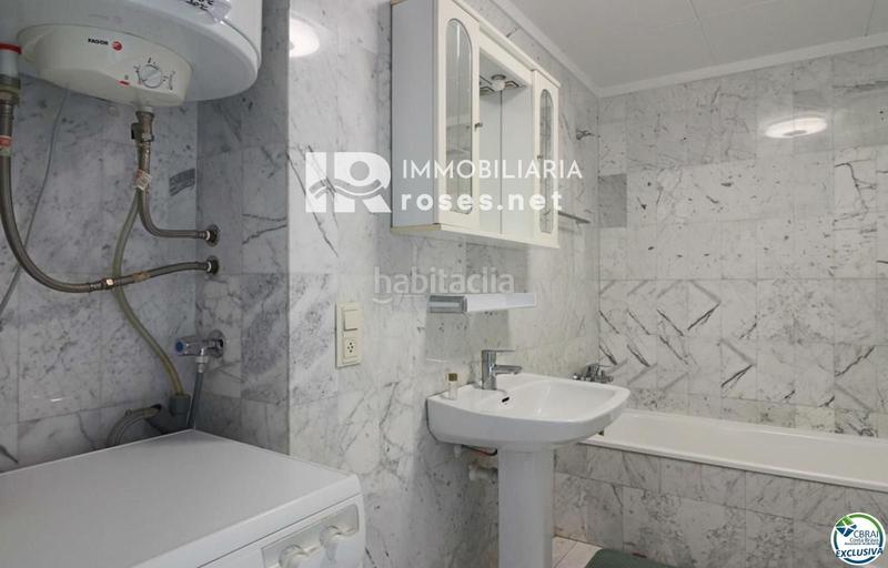 Foto a3702c7f-edac-4358-b7f2-c62199fef184. Piso acogedor apartamento con vistas despejadas en una zona tranquila en Empuriabrava