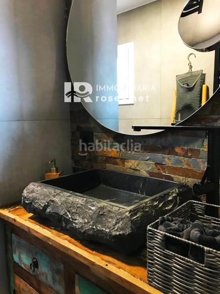 Foto fca07728-2507-4425-8878-b62e42b2efdc. Piso ático totalmente reformado en venta en el centro , cerca de la playa en Roses
