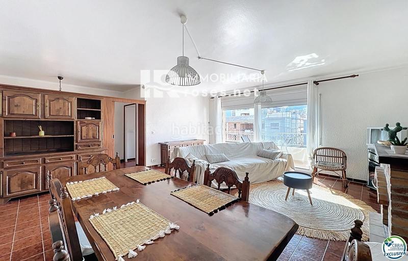 Foto 1b6e6911-bd4b-478d-8b49-fe3ce3e221ba. Piso en venta apartamento con vistas al mar en el centro con terraza en la azotea y dependencia acondicionada en Roses