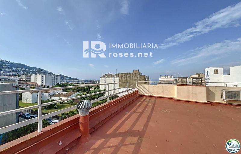Foto 38d1824d-c0b5-4776-8b12-f64b1a96587f. Piso en venta apartamento con vistas al mar en el centro con terraza en la azotea y dependencia acondicionada en Roses