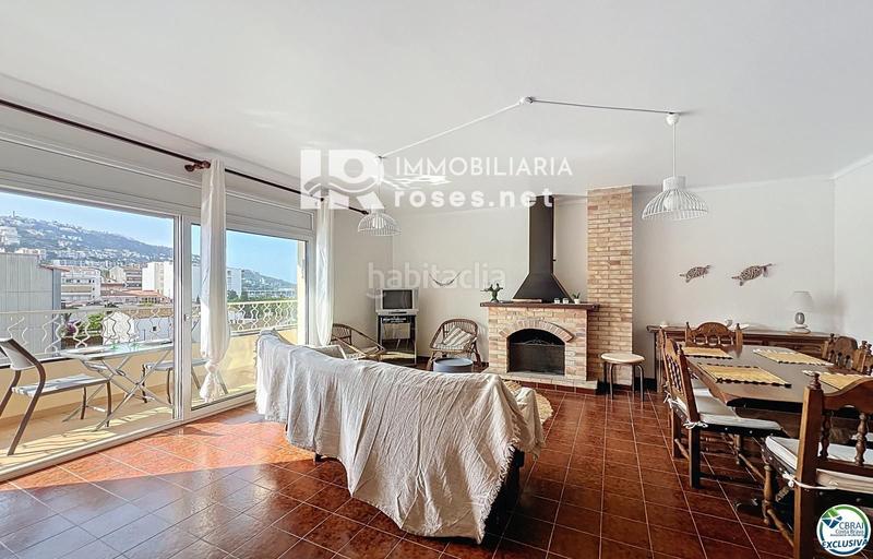 Foto 42c0ca50-edac-4f4c-8bc8-900255f1c49d. Piso en venta apartamento con vistas al mar en el centro con terraza en la azotea y dependencia acondicionada en Roses