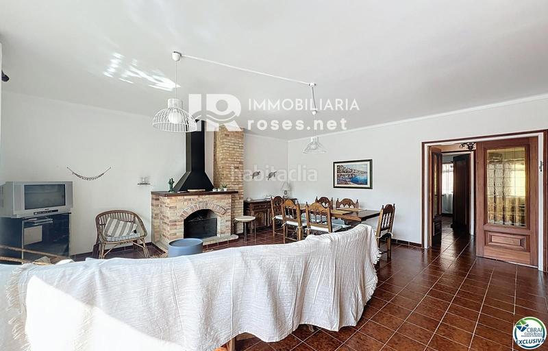 Foto 7a85b2e0-5848-421f-a622-0d14b2e41acc. Piso en venta apartamento con vistas al mar en el centro con terraza en la azotea y dependencia acondicionada en Roses