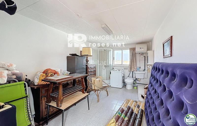 Foto a11ee4c6-d301-4419-93c7-44c8fb8c4203. Piso en venta apartamento con vistas al mar en el centro con terraza en la azotea y dependencia acondicionada en Roses