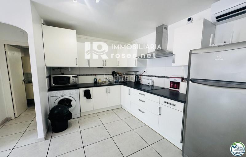 Foto 5dec6ab5-1889-441d-8eb1-eb908890ad91. Piso apartamento reformado con amarre privado en el puerto de banyuls, en Empuriabrava
