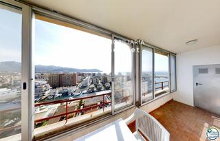 Piso  Del cap de ponent. Apartamento 68 m en roses santa margarida a 1400 metros del mar