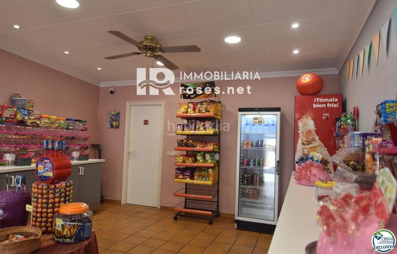 Foto c2218412-4e71-4fcc-a739-51d598174745. Locale commerciale in Centre Roses