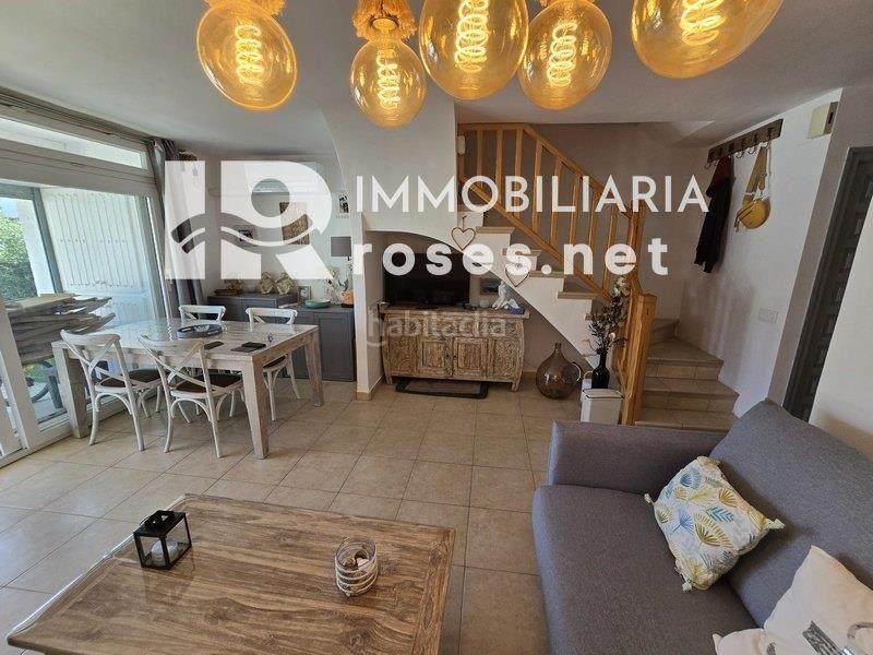 Foto 162e8899-8ca6-40af-aa1d-3d2b54af5283. Casa amb calefacció aparcament a Port Grec - Port Moxó Empuriabrava