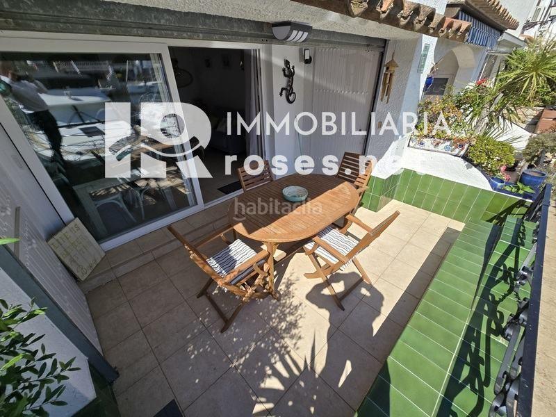 Foto 262308b2-4c75-4982-bf88-5257fcf5f310. Casa amb calefacció aparcament a Port Grec - Port Moxó Empuriabrava