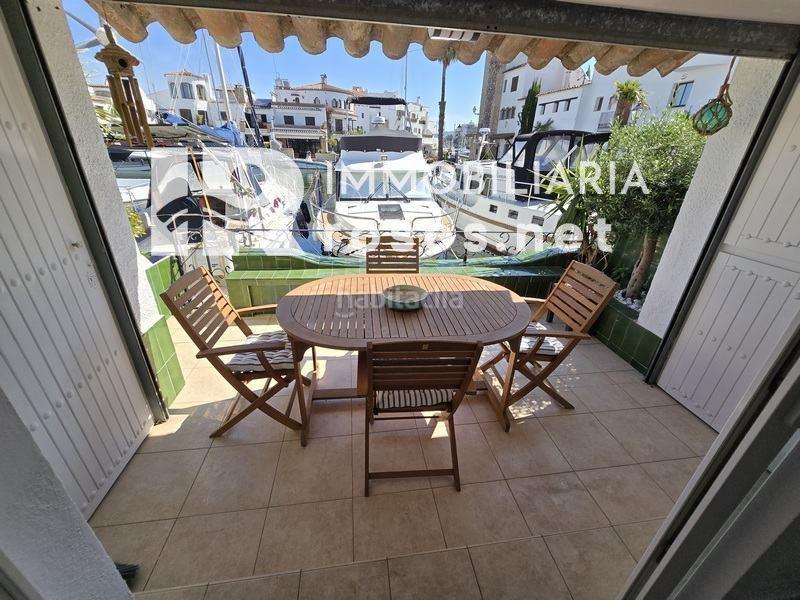 Foto 483eecfa-1e50-48a1-86e8-5741a470b137. Casa amb calefacció aparcament a Port Grec - Port Moxó Empuriabrava