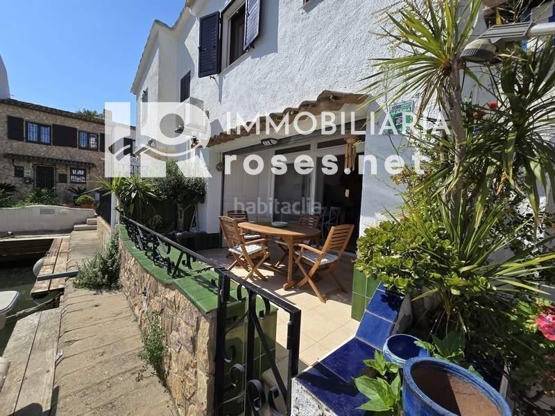 Foto 70c28e92-858b-467a-9d87-875d93edd9b0. Casa amb calefacció aparcament a Port Grec - Port Moxó Empuriabrava