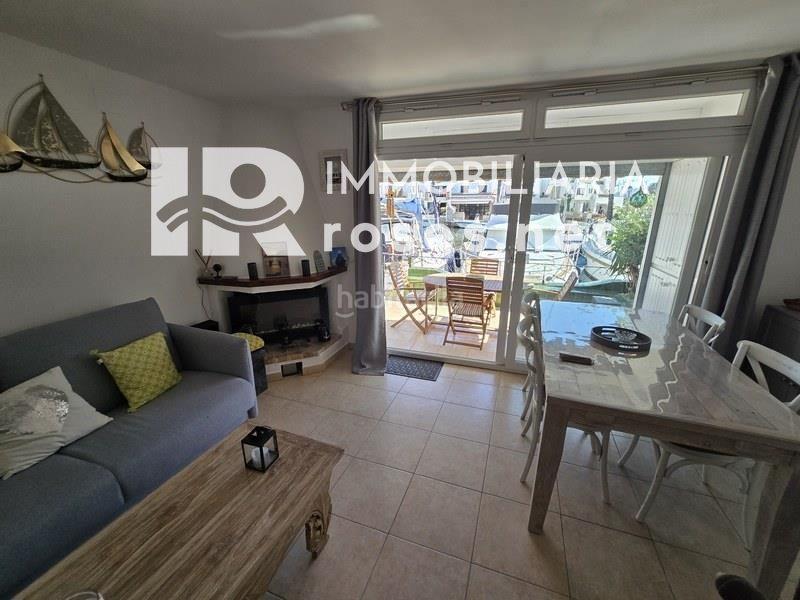 Foto d63318f2-d198-4248-9dcd-e7e3b6f8a0c3. Casa amb calefacció aparcament a Port Grec - Port Moxó Empuriabrava