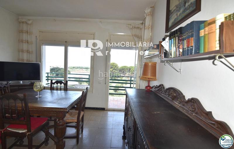 Foto 42a33c85-3b3f-40f5-9a1f-97d47810f17f. Piso apartamento situado en la urbanización mas oliva, . en Roses