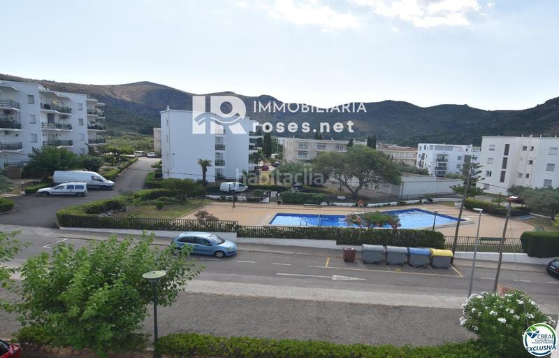 Foto a76b565d-ae75-44a9-b4b2-a23f14a94ec9. Piso apartamento situado en la urbanización mas oliva, . en Roses