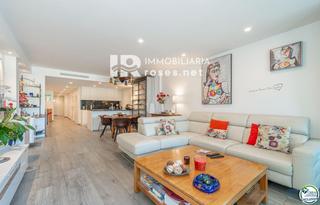 Flat  Figueres. Magnfico apartamento en primera lnea de mar