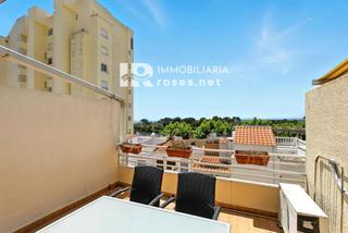 Flat  Muga. Muga park luminoso apartamento con terraza y ascensor cerca del