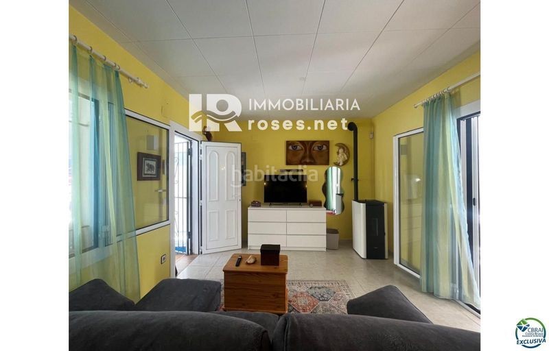 Foto f896f24f-7ec3-4004-82a9-86ee8f73ceef. Casa amb aparcament a Nord Roses