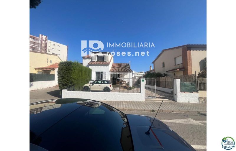 Foto fe00f15f-f0ce-4dda-8af2-0e11c535eb60. Casa amb aparcament a Nord Roses