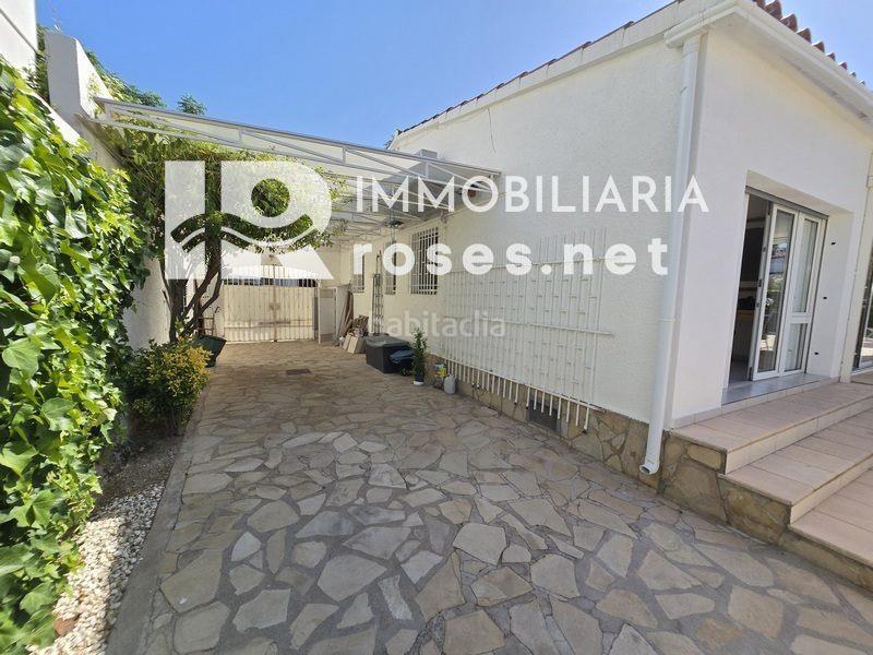 Foto d1d090da-72a9-4b08-8e04-da92ed0051b3. Casa amb calefacció aparcament piscina a Carlit - Montseny Empuriabrava