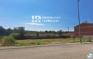Finca rústica  Vella. Parcela edificable en venta en els hostalets de llers  587 m