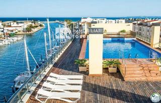 Etagenwohnung  Caballito de mar. Apartamento de dos dormitorios con amarre y vista al canal