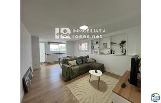 Appartement  Port emporda. Apartamento totalmente reformado con 2 habitaciones y vistas al
