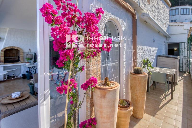 Foto b5b2b3fe-fc0d-4947-998b-6a76fc8379b9. Pis amb calefacció piscina a Puig Rom-Canyelles-Almadrava Roses