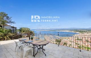 Casa  Ramon llull. Villa mediterránea con alma, vistas impresionantes y oportunidad