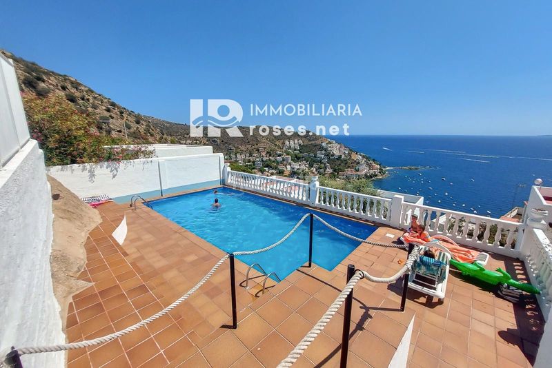 Foto 0d8d4118-45b1-45f1-b999-59d126664414. Casa amb calefacció aparcament piscina a Puig Rom-Canyelles-Almadrava Roses