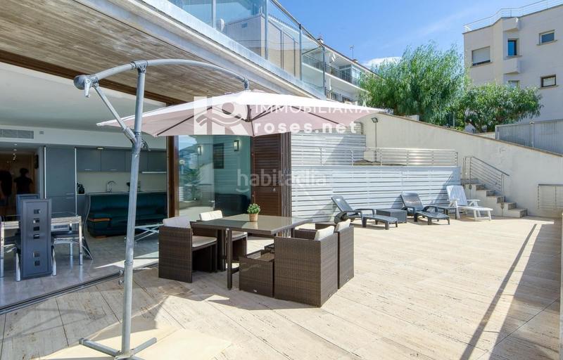 Foto 3ea21526-6e84-4d80-b5fa-25fb45da1131. Piso excepcional . apartamento de alto standing en primera linea de mar en canyelles en Roses