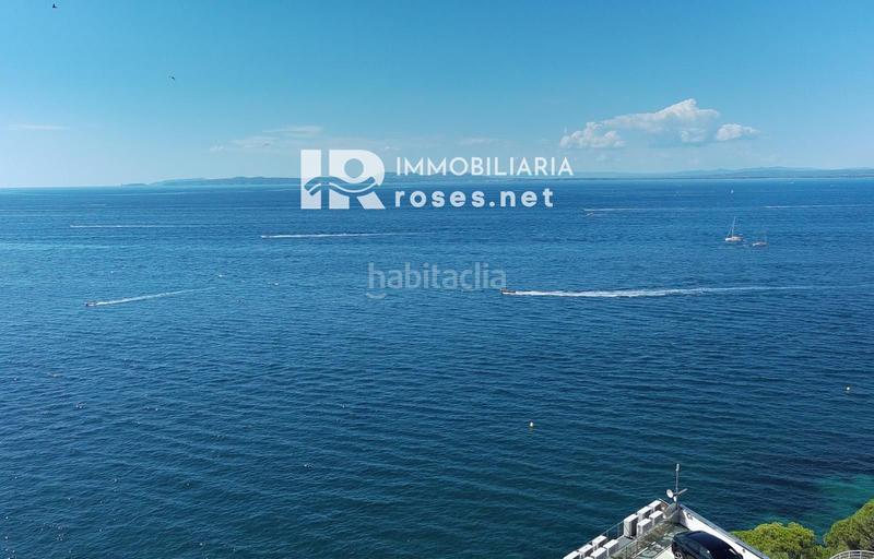 Foto 8052b27b-0d69-42f0-9a52-9ff8b415076e. Piso excepcional . apartamento de alto standing en primera linea de mar en canyelles en Roses