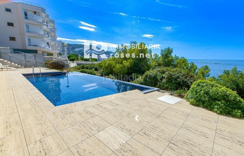 Foto 9e6a1874-3fc9-430c-a039-1d30b9d9269a. Piso excepcional . apartamento de alto standing en primera linea de mar en canyelles en Roses